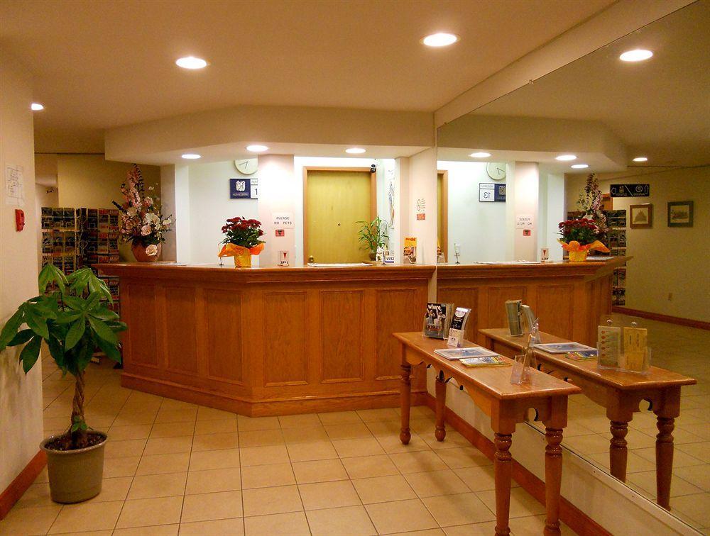 Mayfair Motel Вікторія Екстер'єр фото