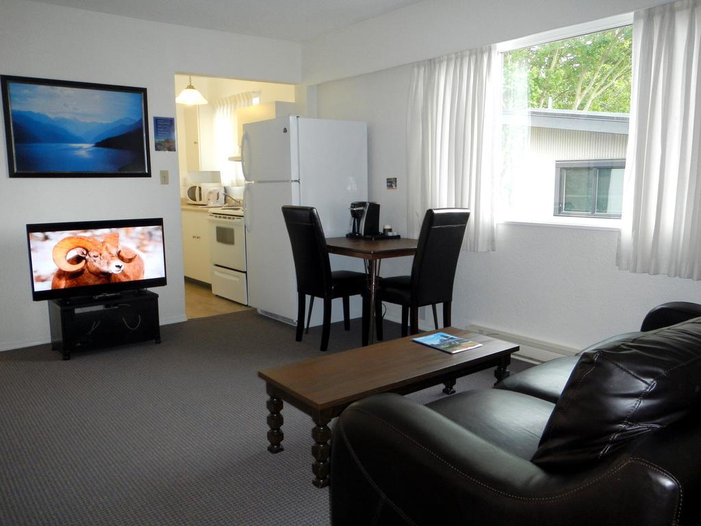 Mayfair Motel Вікторія Екстер'єр фото